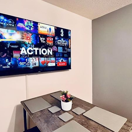 Urban Bliss Stylish Townhouse With Free Parking For A Convenient City Stay 利物浦 外观 照片